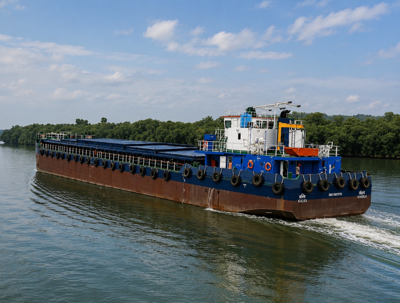 70 m   (3200 DWT)